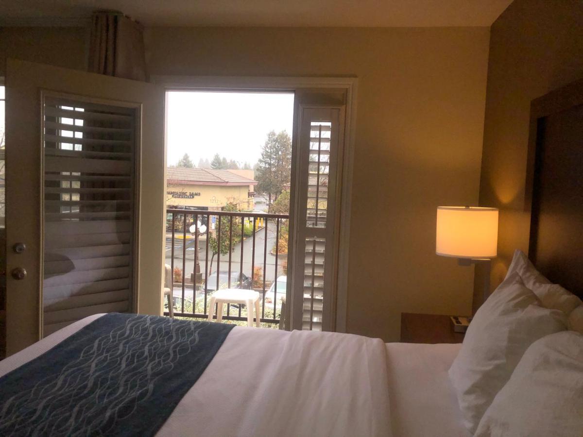Comfort Inn & Suites Ukiah Mendocino County Bagian luar foto