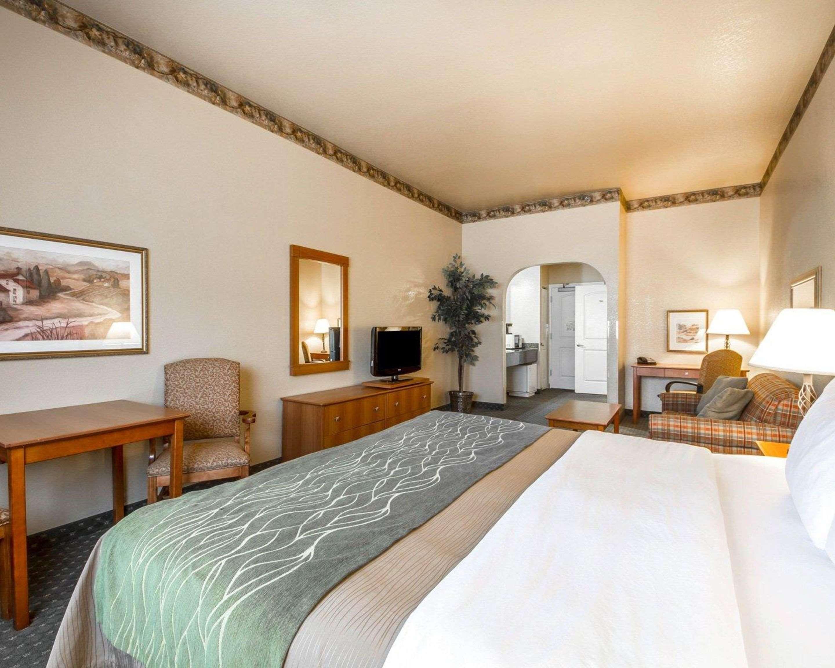 Comfort Inn & Suites Ukiah Mendocino County Bagian luar foto