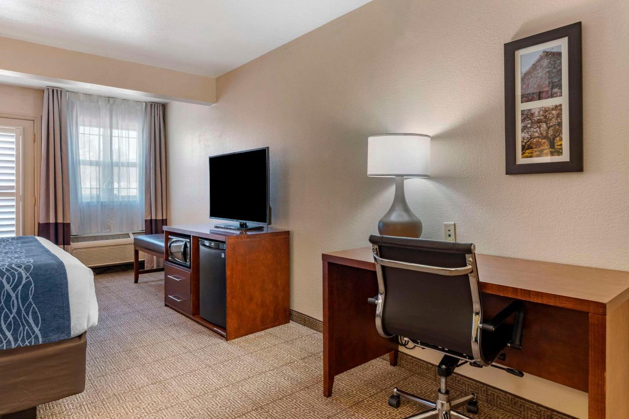 Comfort Inn & Suites Ukiah Mendocino County Bagian luar foto