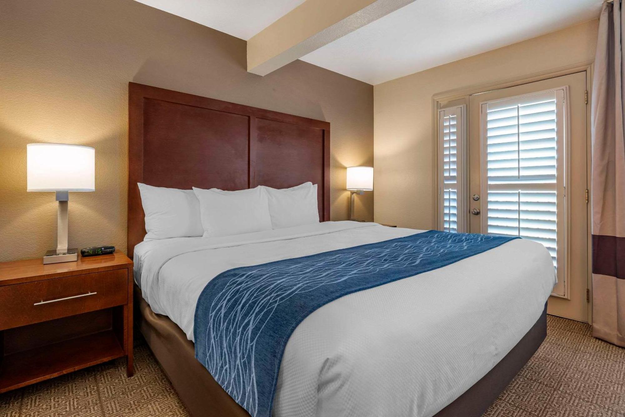 Comfort Inn & Suites Ukiah Mendocino County Bagian luar foto