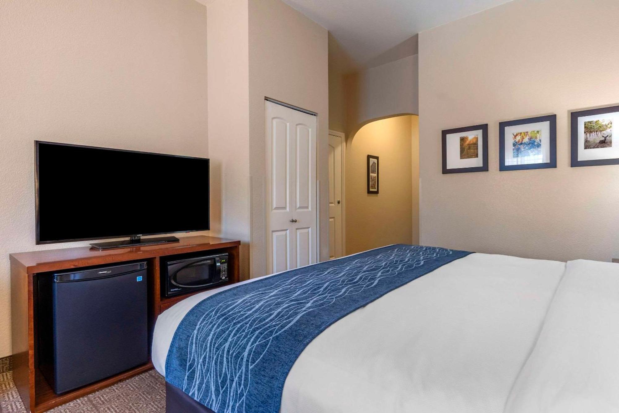 Comfort Inn & Suites Ukiah Mendocino County Bagian luar foto