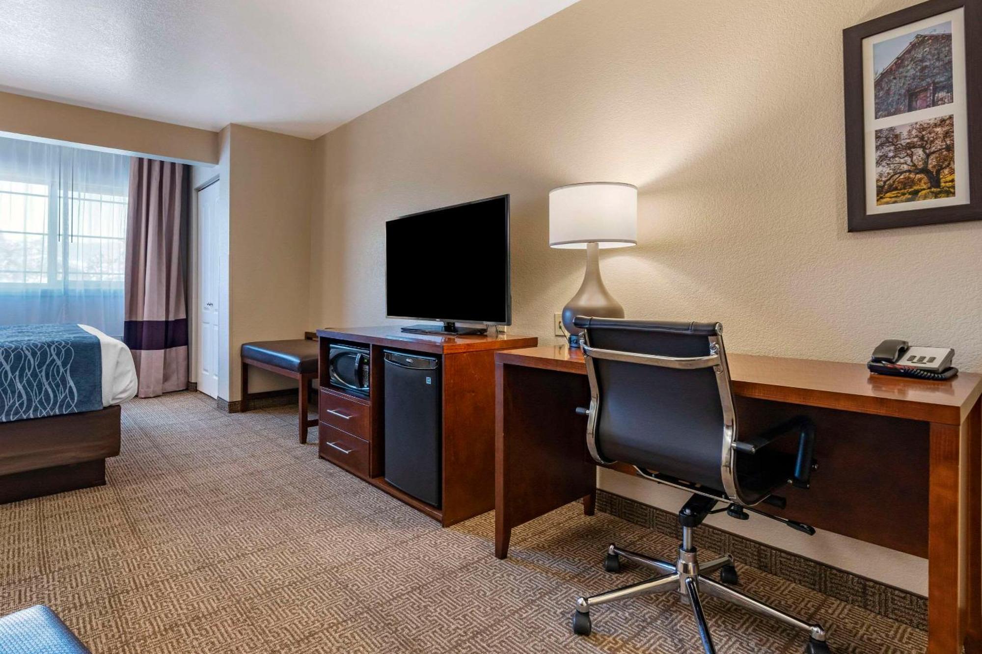 Comfort Inn & Suites Ukiah Mendocino County Bagian luar foto