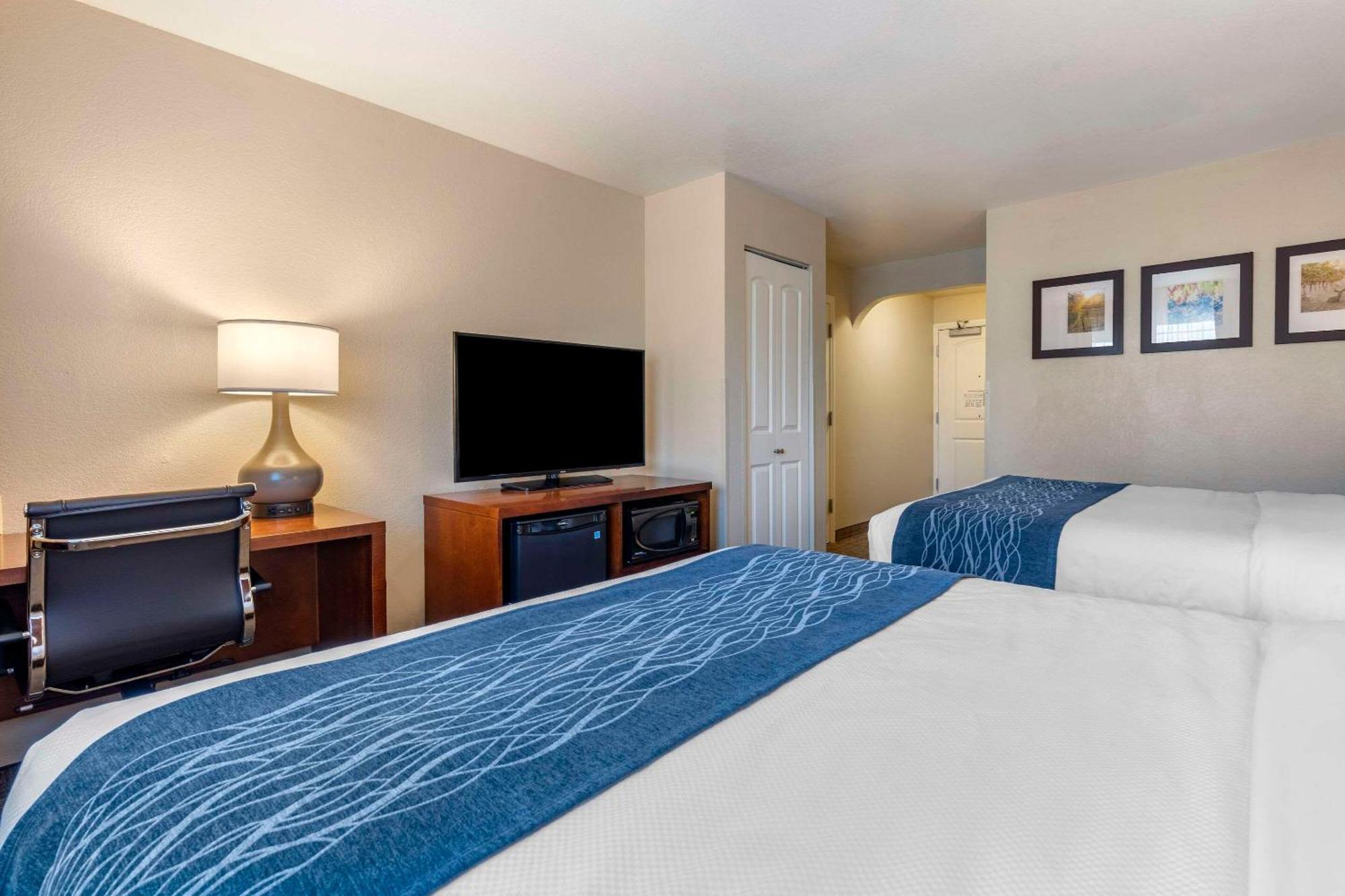 Comfort Inn & Suites Ukiah Mendocino County Bagian luar foto