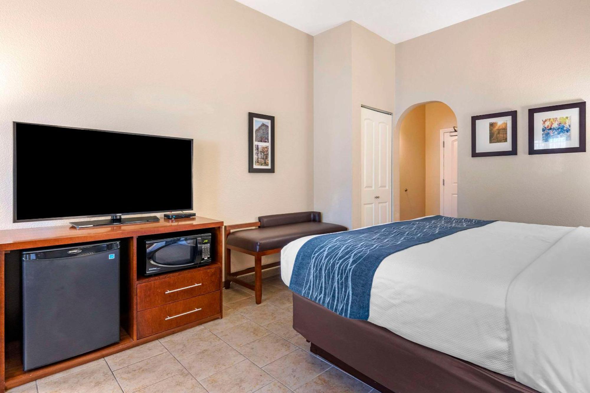 Comfort Inn & Suites Ukiah Mendocino County Bagian luar foto